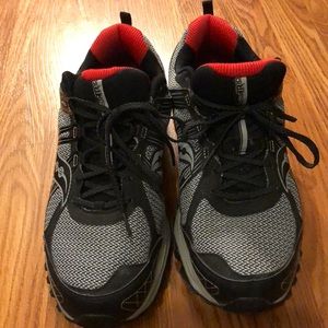 Saucony Men’s Size 13W Athletic Shoes